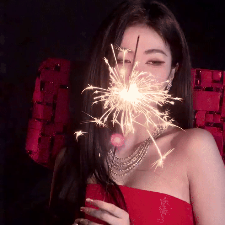 Behind-the-scenes cut of Bai Lu