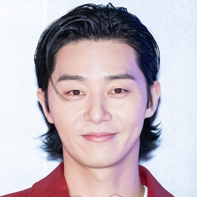 Recent activity shot of Park Seojoon