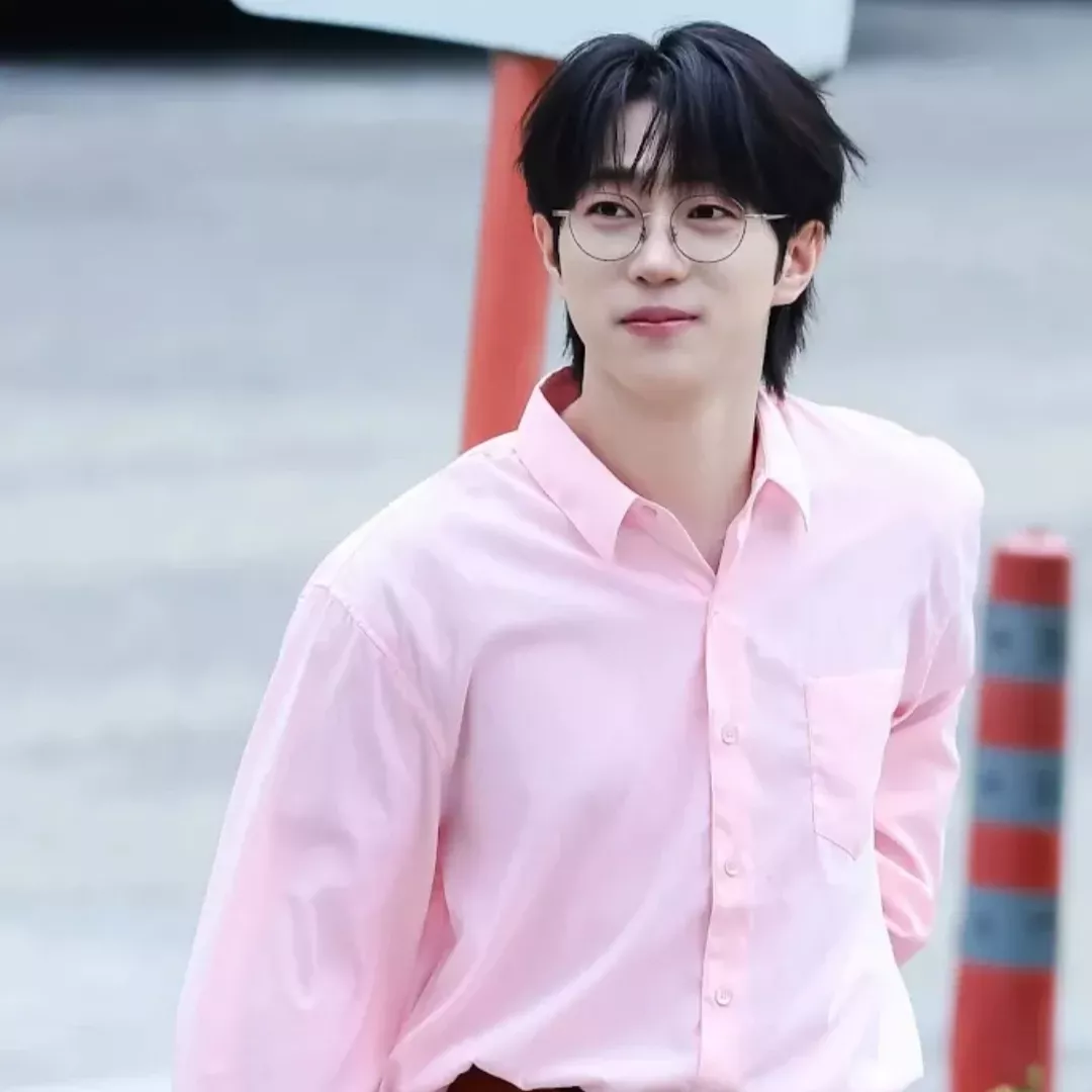 Behind-the-scenes cut of An Sunghoon