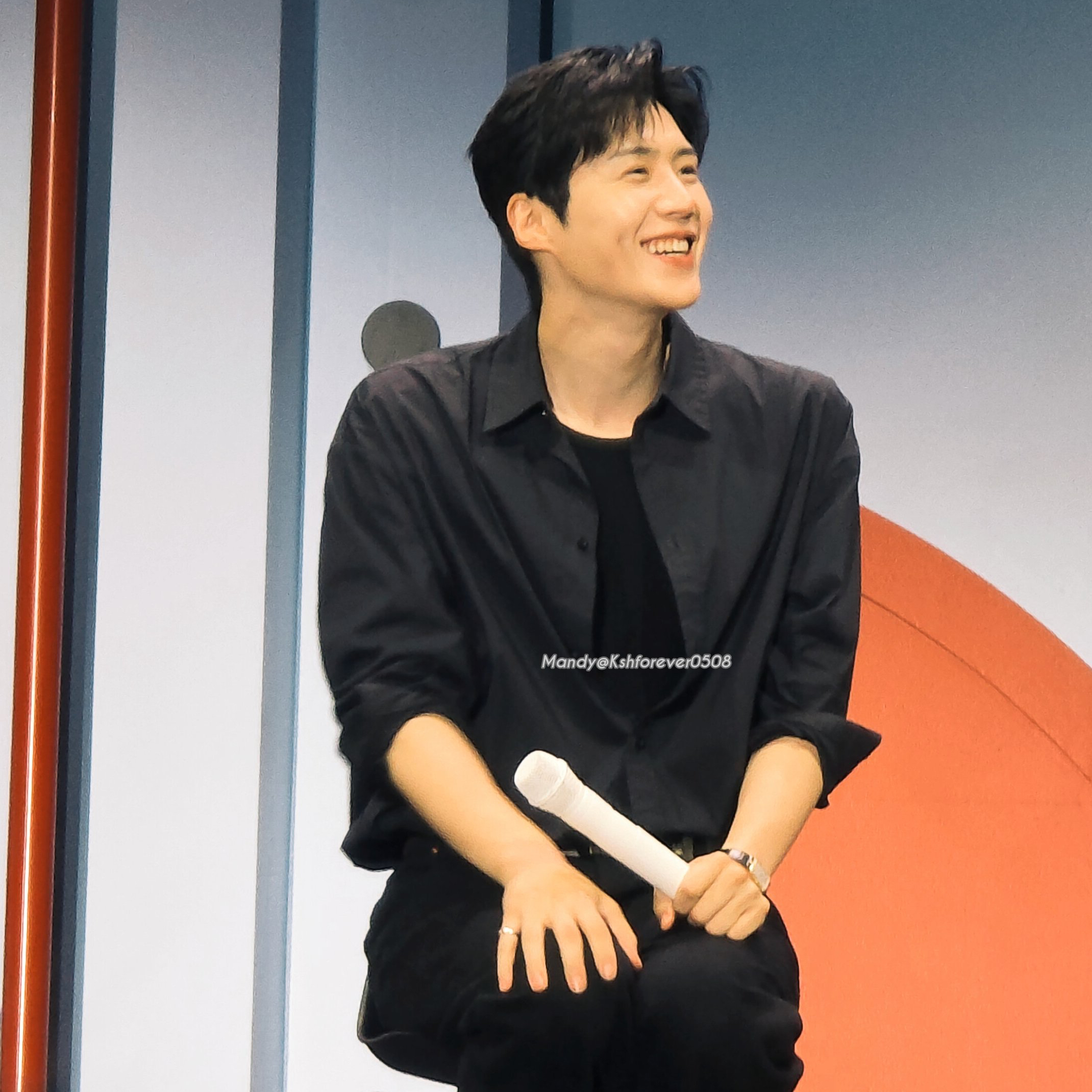 Behind-the-scenes cut of Kim Seonho