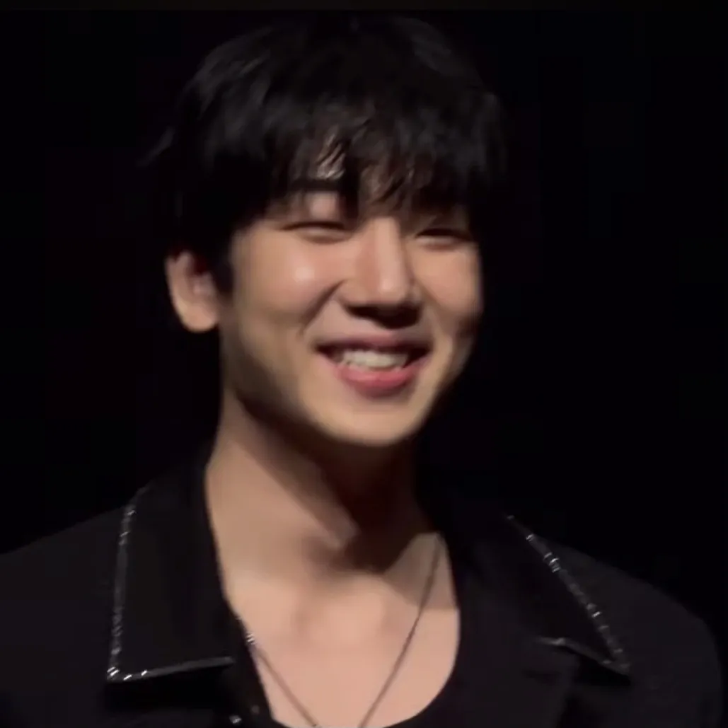 チェ・スホの最近の活動ショット