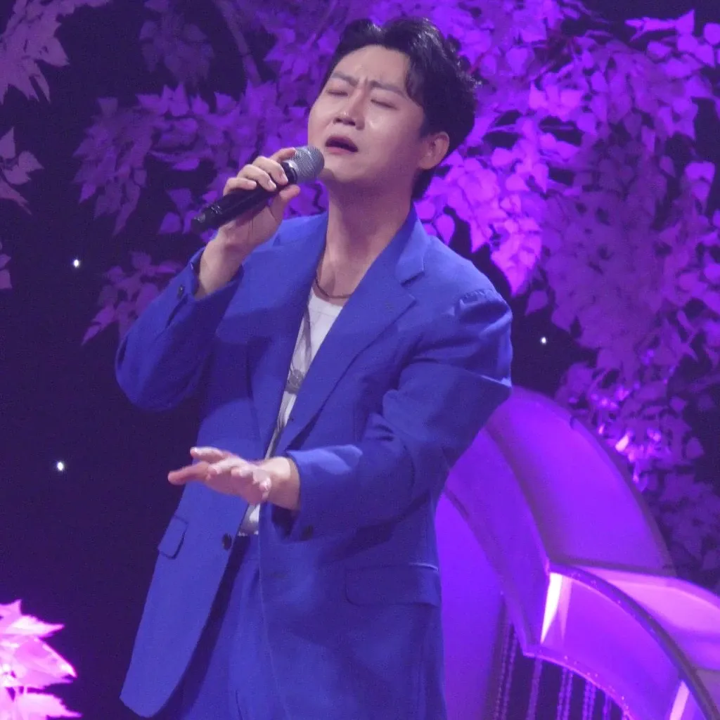 A moment captured by a fan of Min Soohyun
