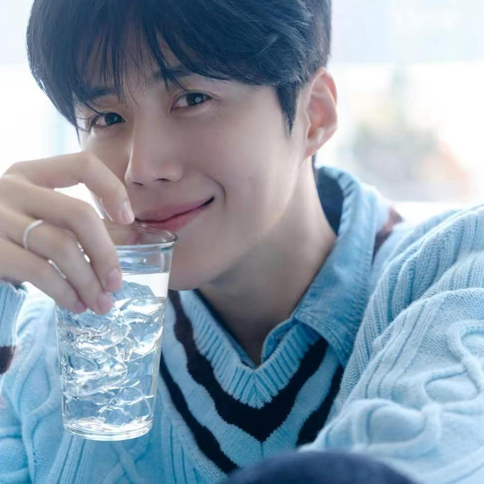 A moment captured by a fan of Kim Seonho