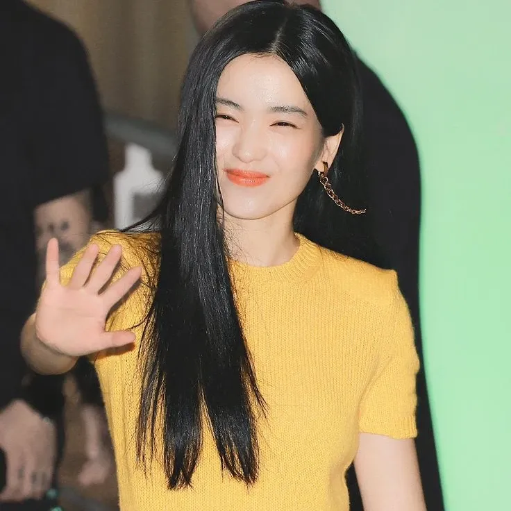 Behind-the-scenes cut of Kim Taeri