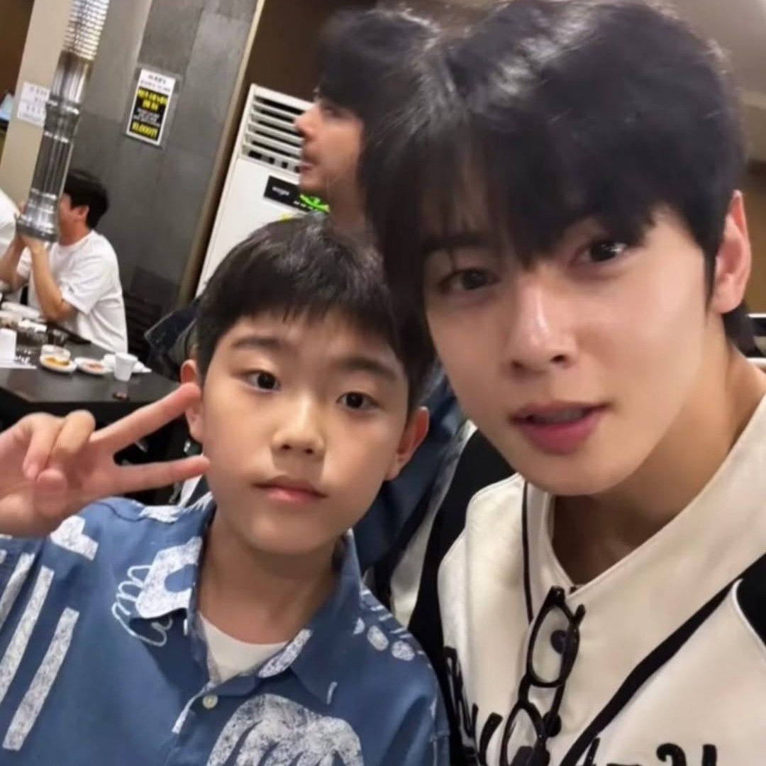 Recent activity shot of Cha Eunwoo