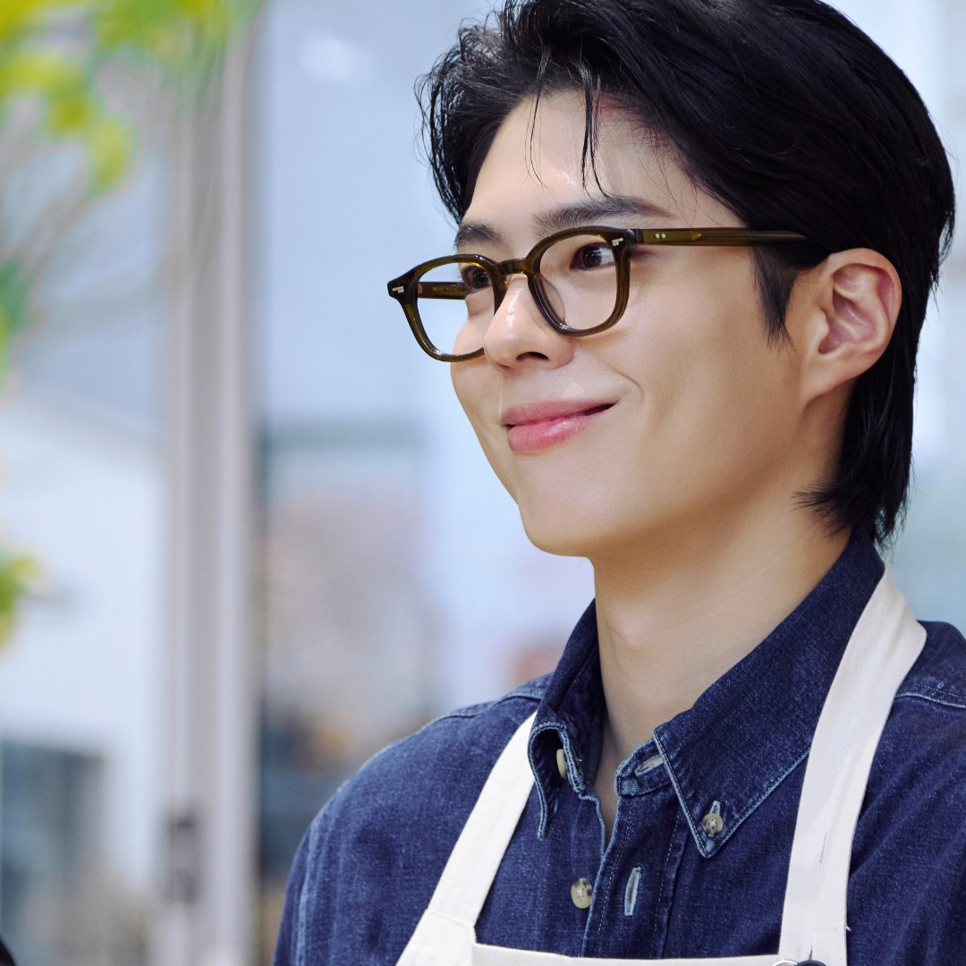 Recent activity shot of Park Bogum