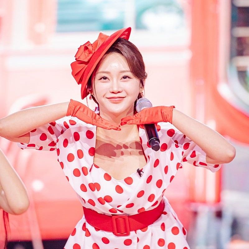 粉丝拍下的洪智允瞬间