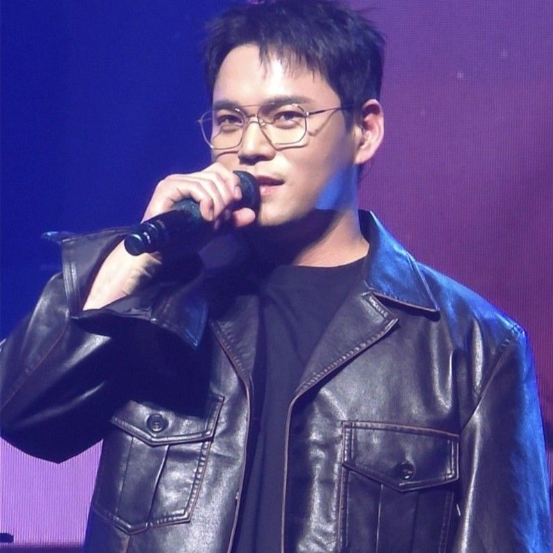 A moment captured by a fan of Cheonrokdam