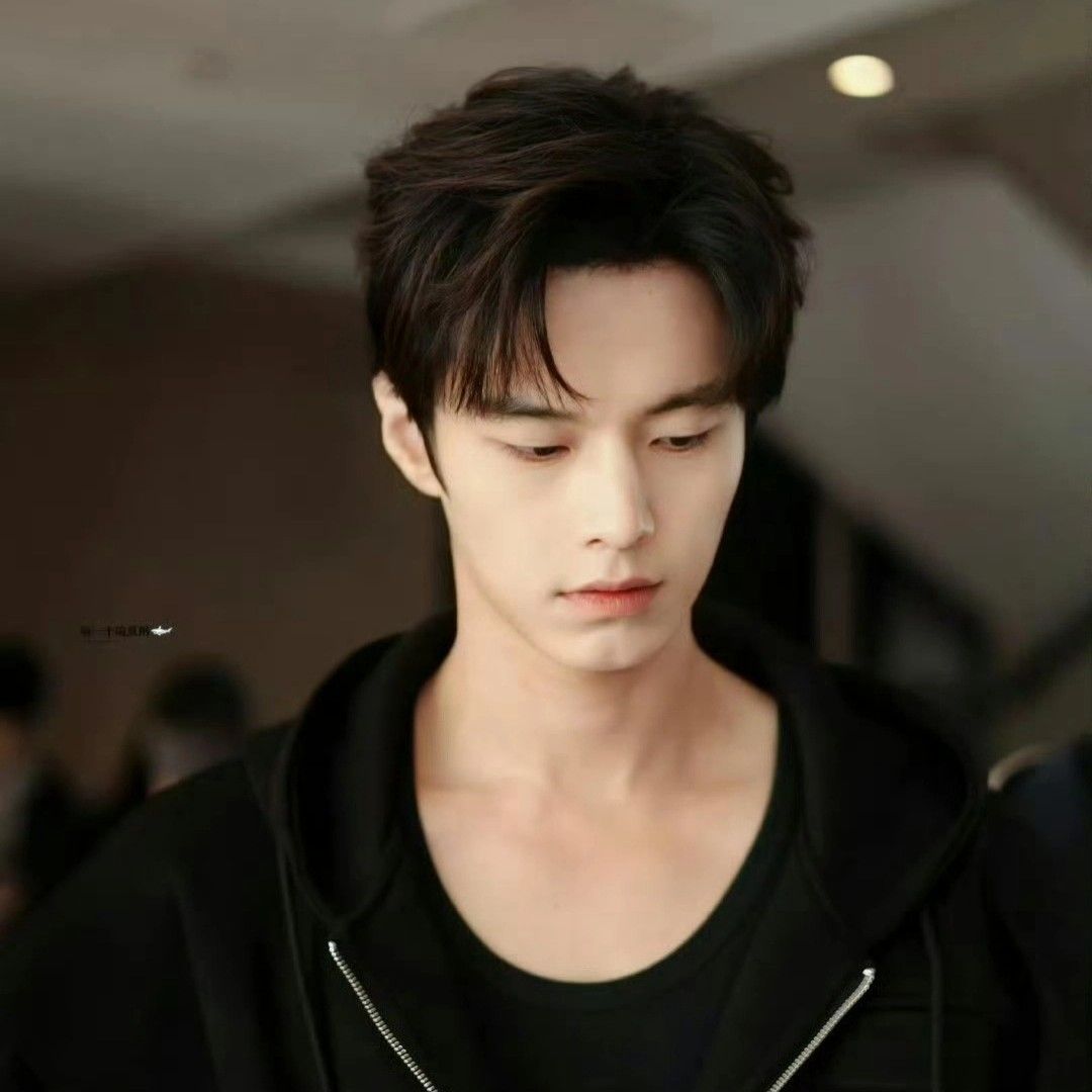 Recent activity shot of He Yu