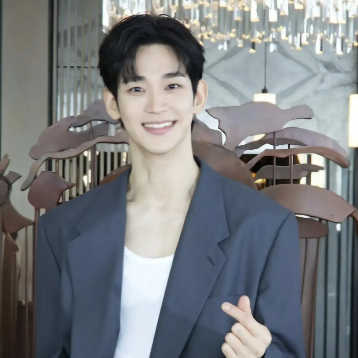 Behind-the-scenes cut of Kim Soohyun