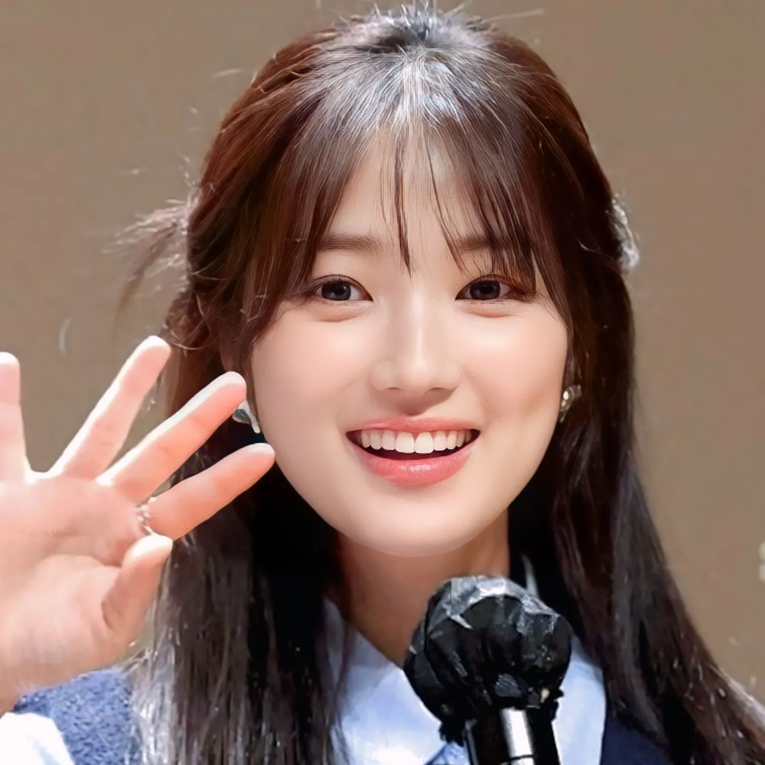 Behind-the-scenes cut of Kim Hyeyoon