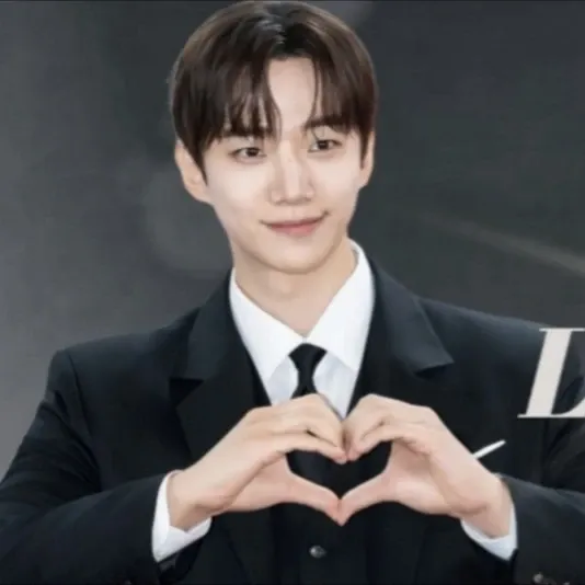Momen yang diabadikan oleh penggemar Lee Junho