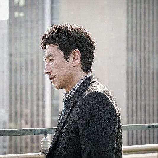 Behind-the-scenes cut of Lee Sunkyun