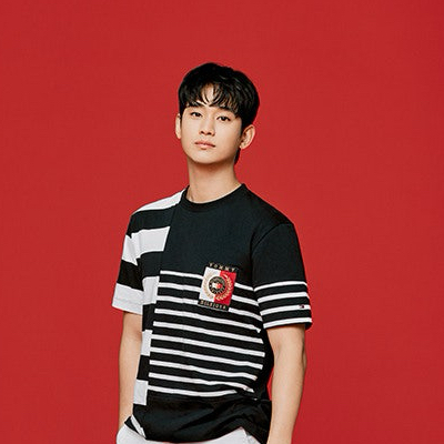 金秀贤的最新照片