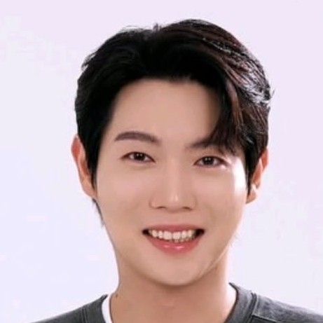 Latest photo of Son Taejin