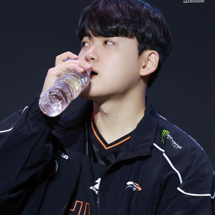 Foto terbaru dari Gumayusi