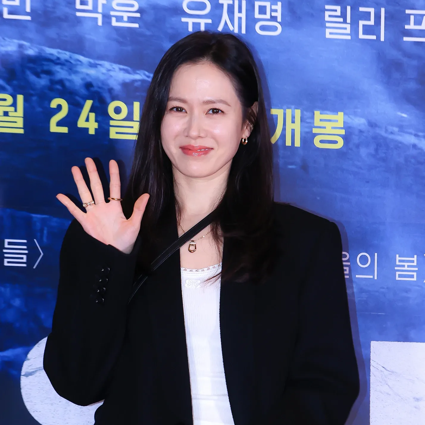 粉丝拍下的孙艺珍瞬间