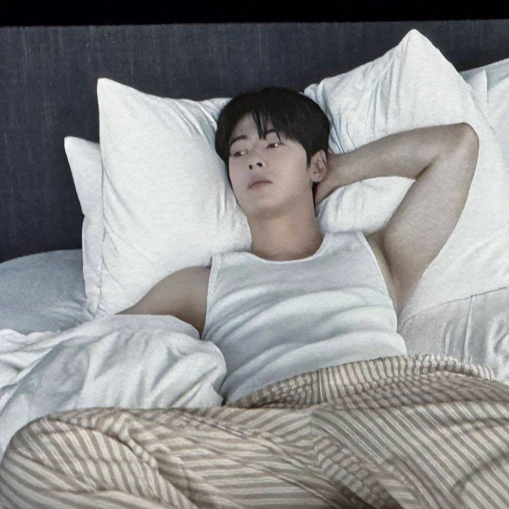 Recent activity shot of Cha Eunwoo