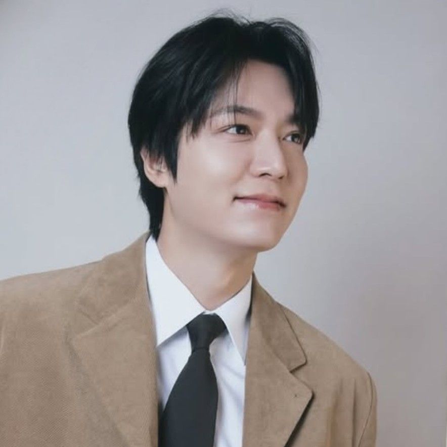 Recent activity shot of Lee Minho