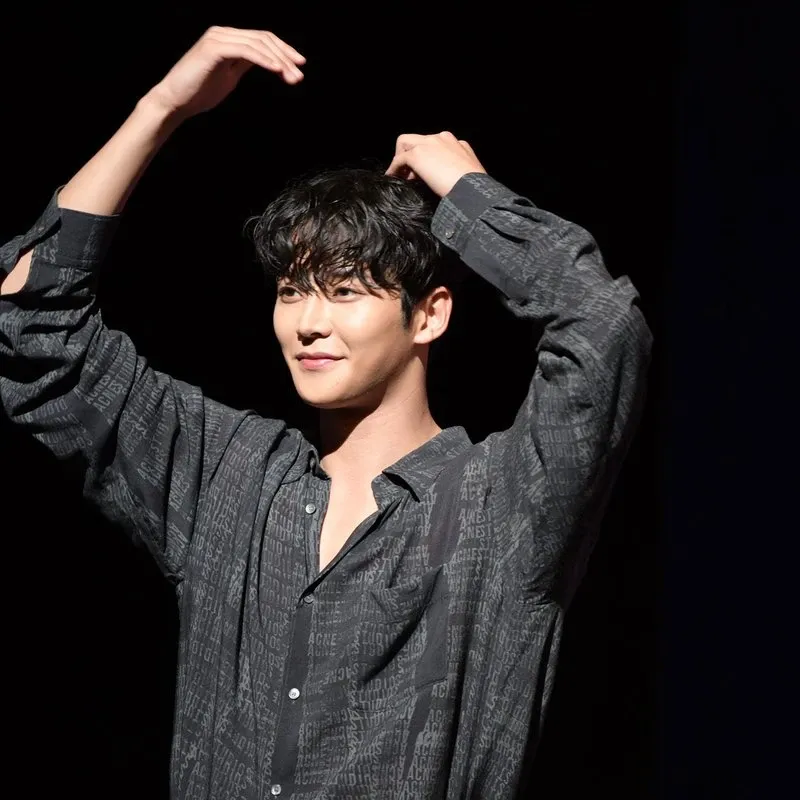 Foto kegiatan terbaru dari Rowoon