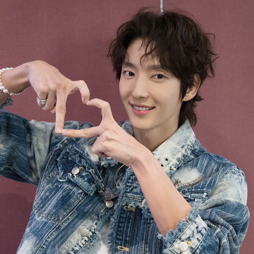 Latest photo of Lee Joongi