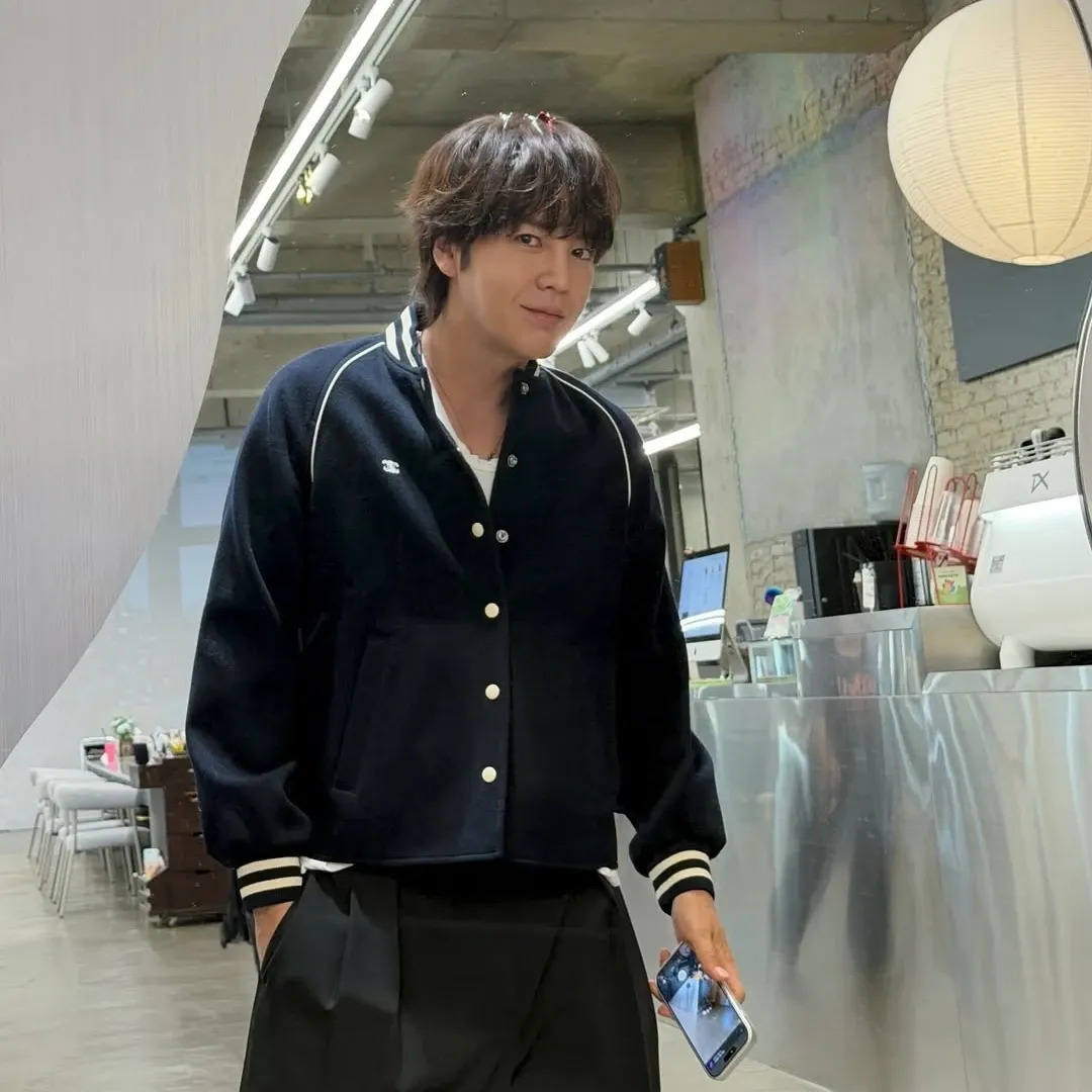 Latest photo of Jang Geunsuk