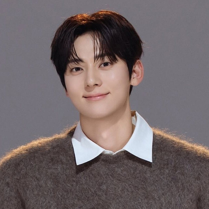 Behind-the-scenes cut of Hwang Minhyun