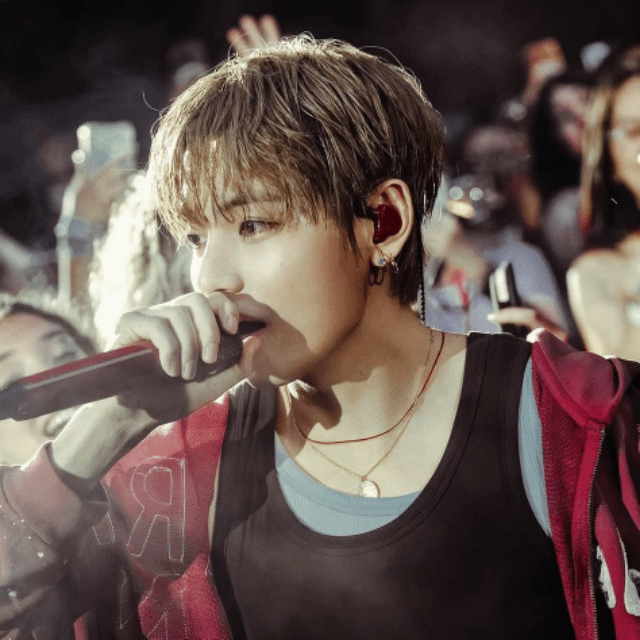 Recent activity shot of Kim Taehyung (V)
