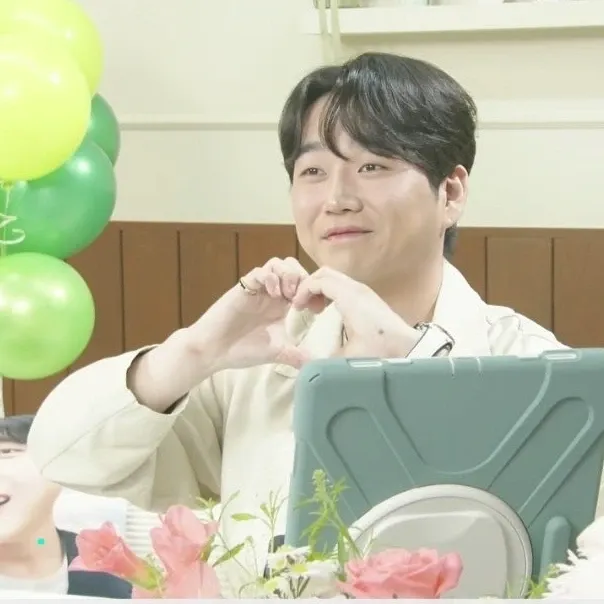 Behind-the-scenes cut of Hwang Youngwoong