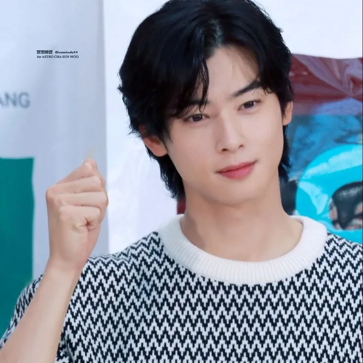 Behind-the-scenes cut of Cha Eunwoo