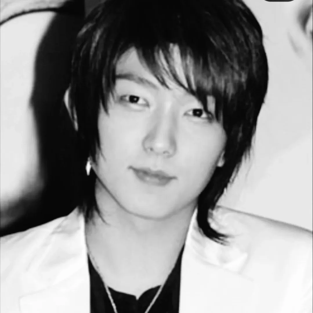 Recent activity shot of Lee Joongi