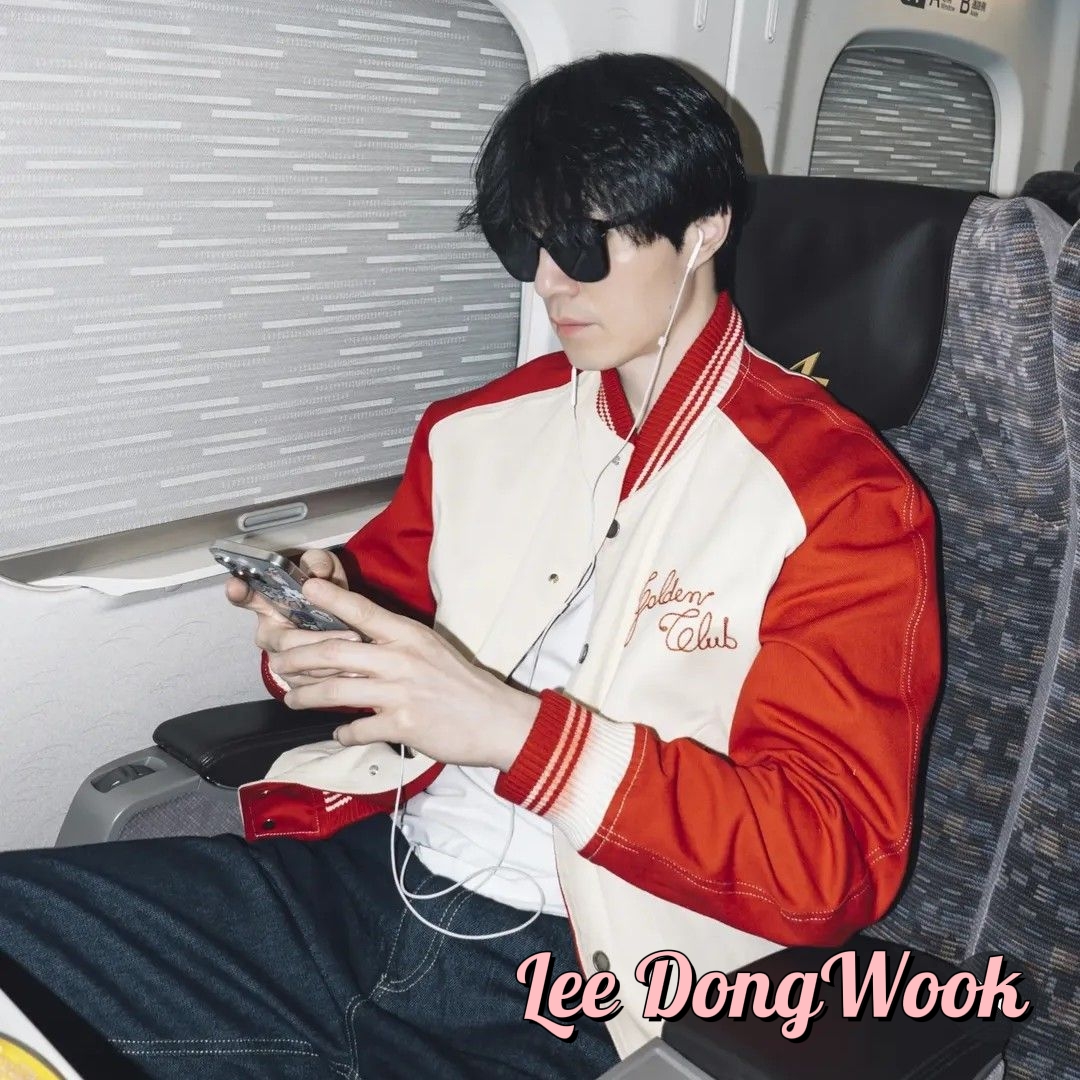 A moment captured by a fan of Lee Dongwook