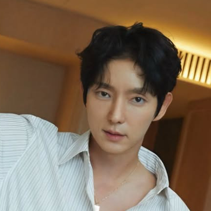 Latest photo of Lee Joongi