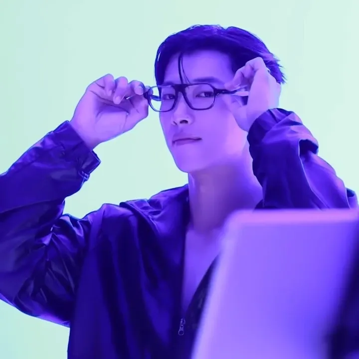 A moment captured by a fan of Woo Dohwan