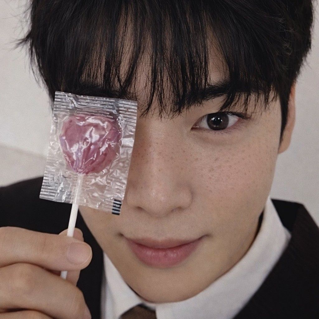 Cuplikan di balik layar dari Cha Eunwoo