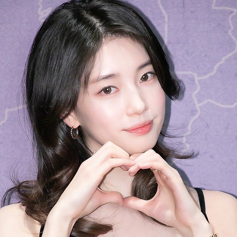 Recent activity shot of Bae Suzy