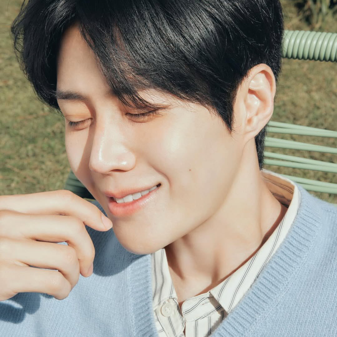 金宣虎的最新照片