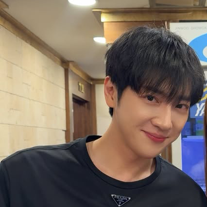 Recent activity shot of Lee Sangyeob