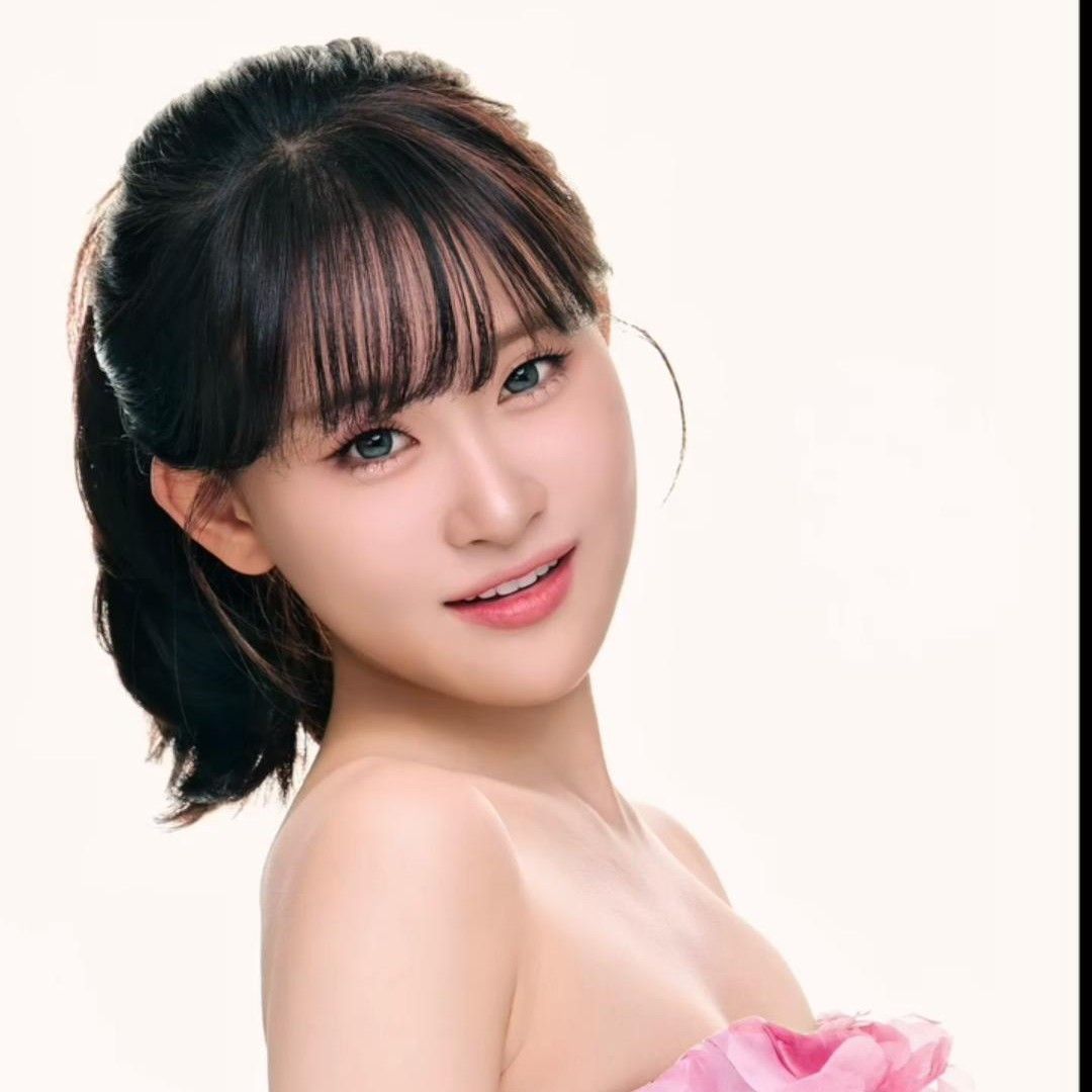 Latest photo of Kim Dahyun