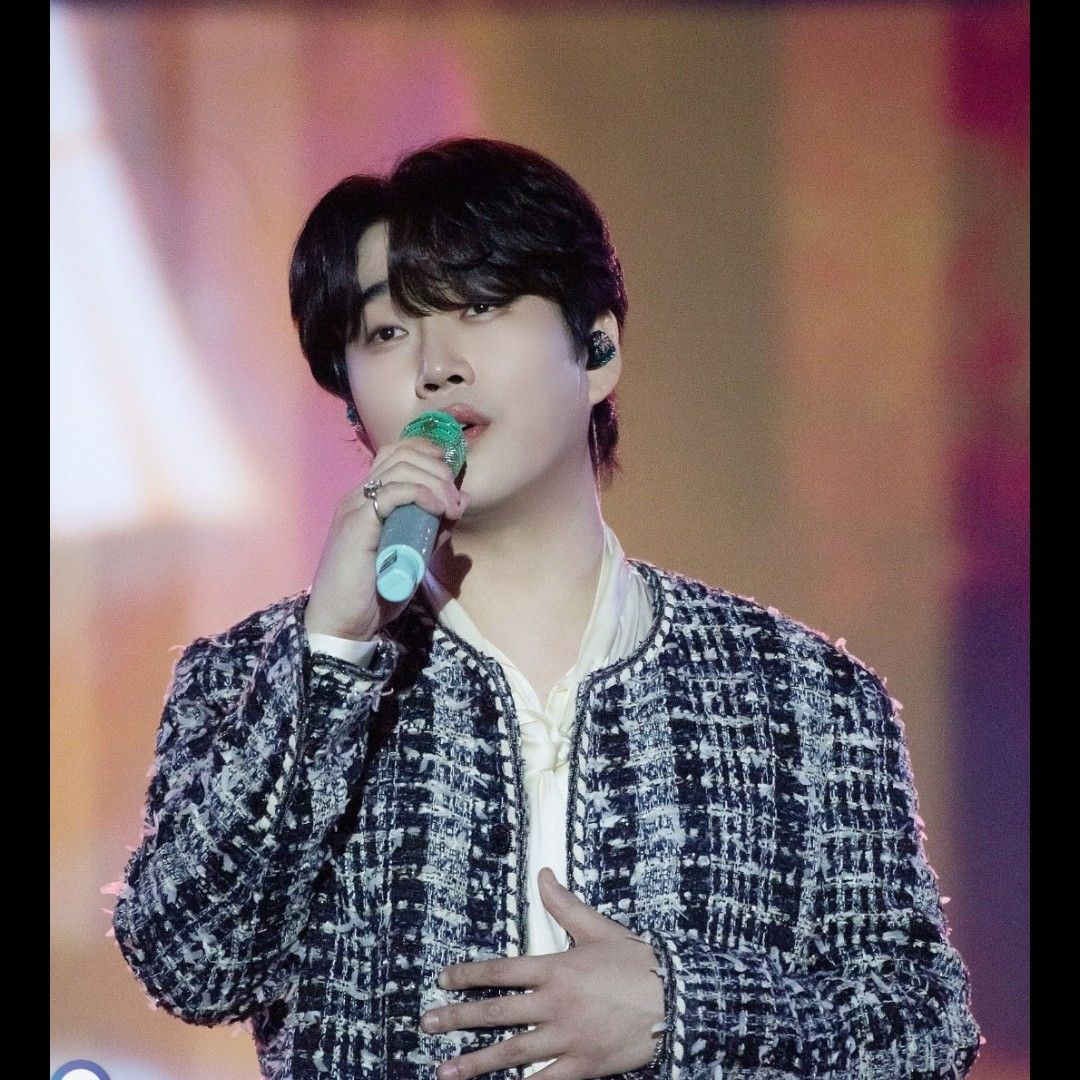 Currently spotlighted celeb post