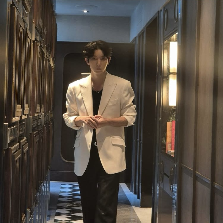 Recent activity shot of Lee Joongi