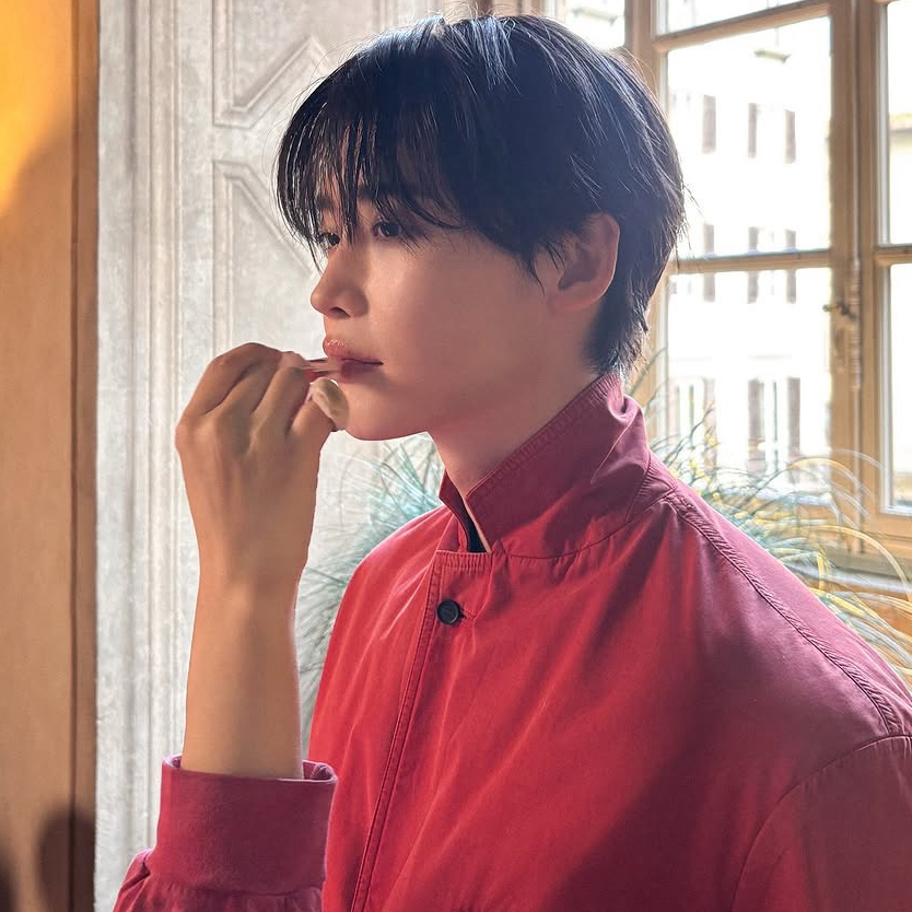 Foto kegiatan terbaru dari Lee Jongsuk