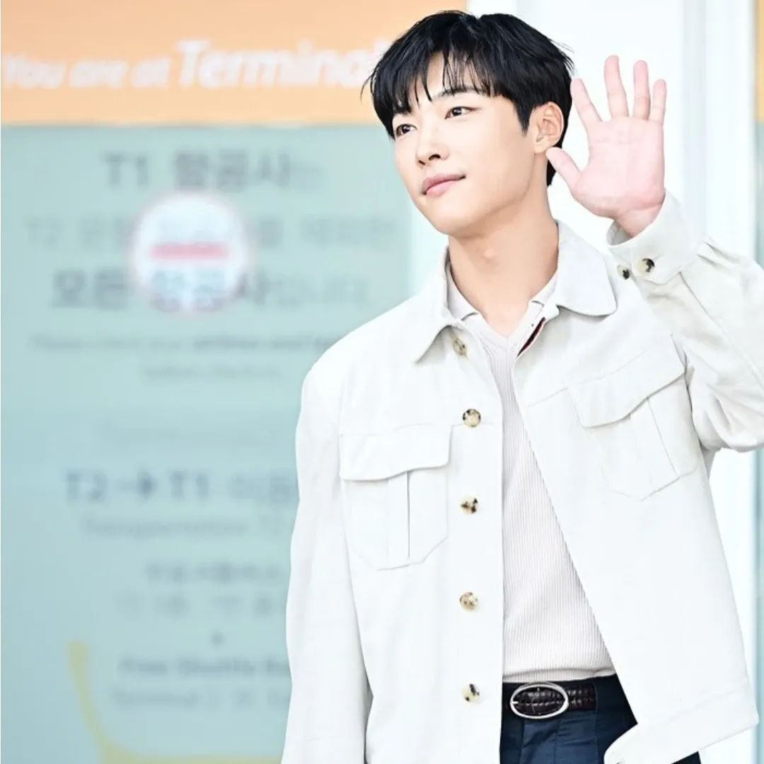A moment captured by a fan of Woo Dohwan