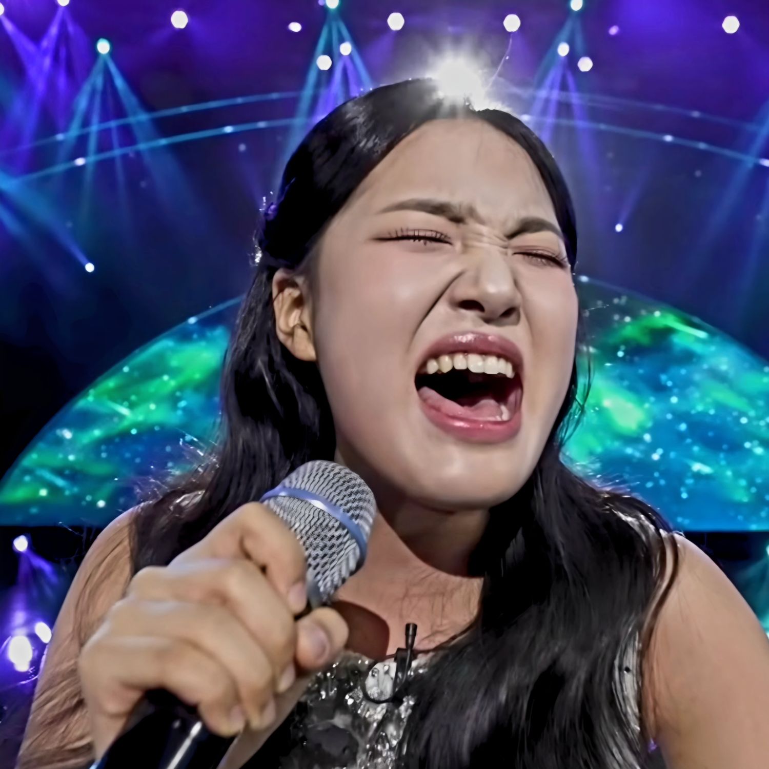 Recent activity shot of Kim Taeyeon