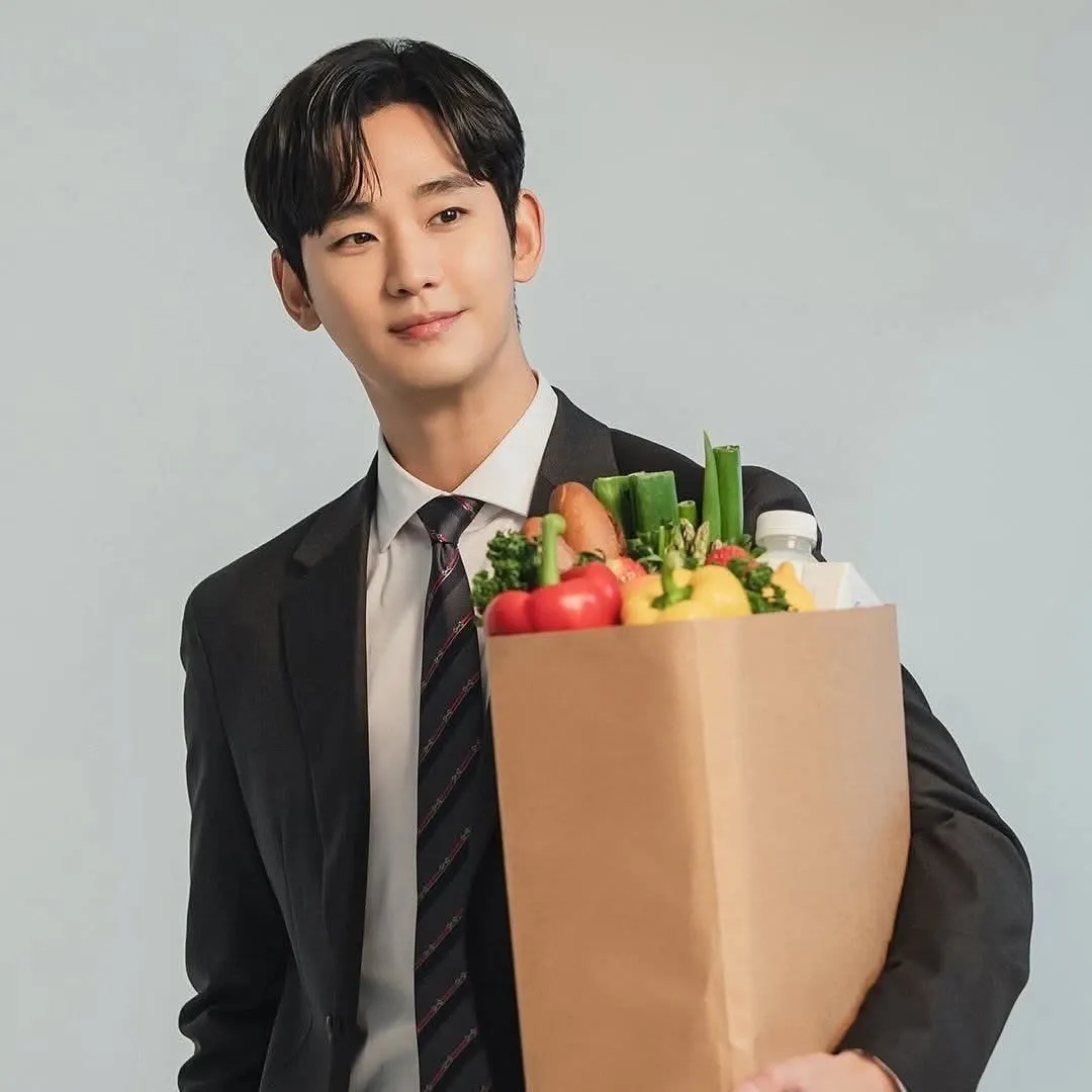 Recent activity shot of Kim Soohyun