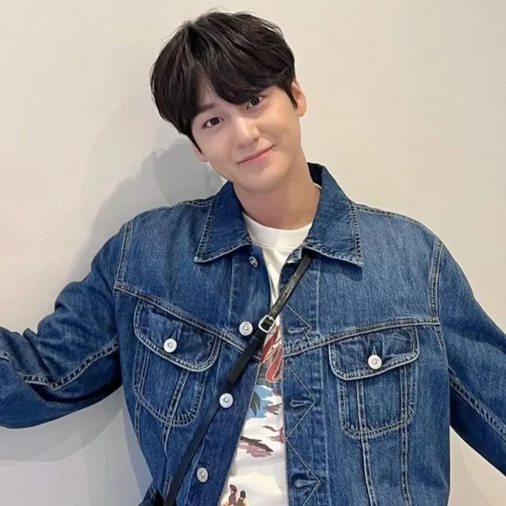Momen yang diabadikan oleh penggemar Kim Bum