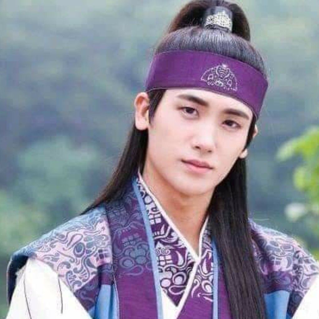 Behind-the-scenes cut of Park Hyungsik