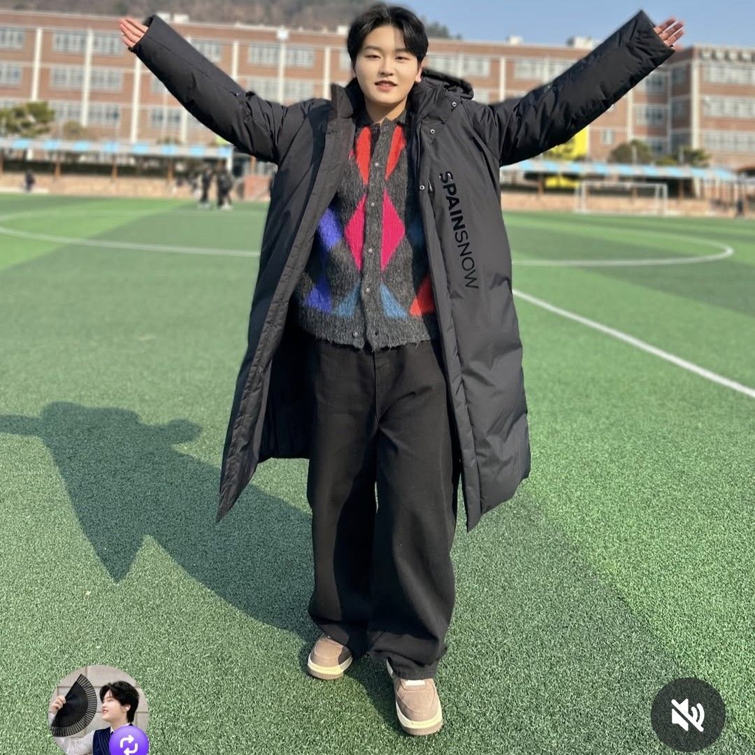 A moment captured by a fan of Park Sungon