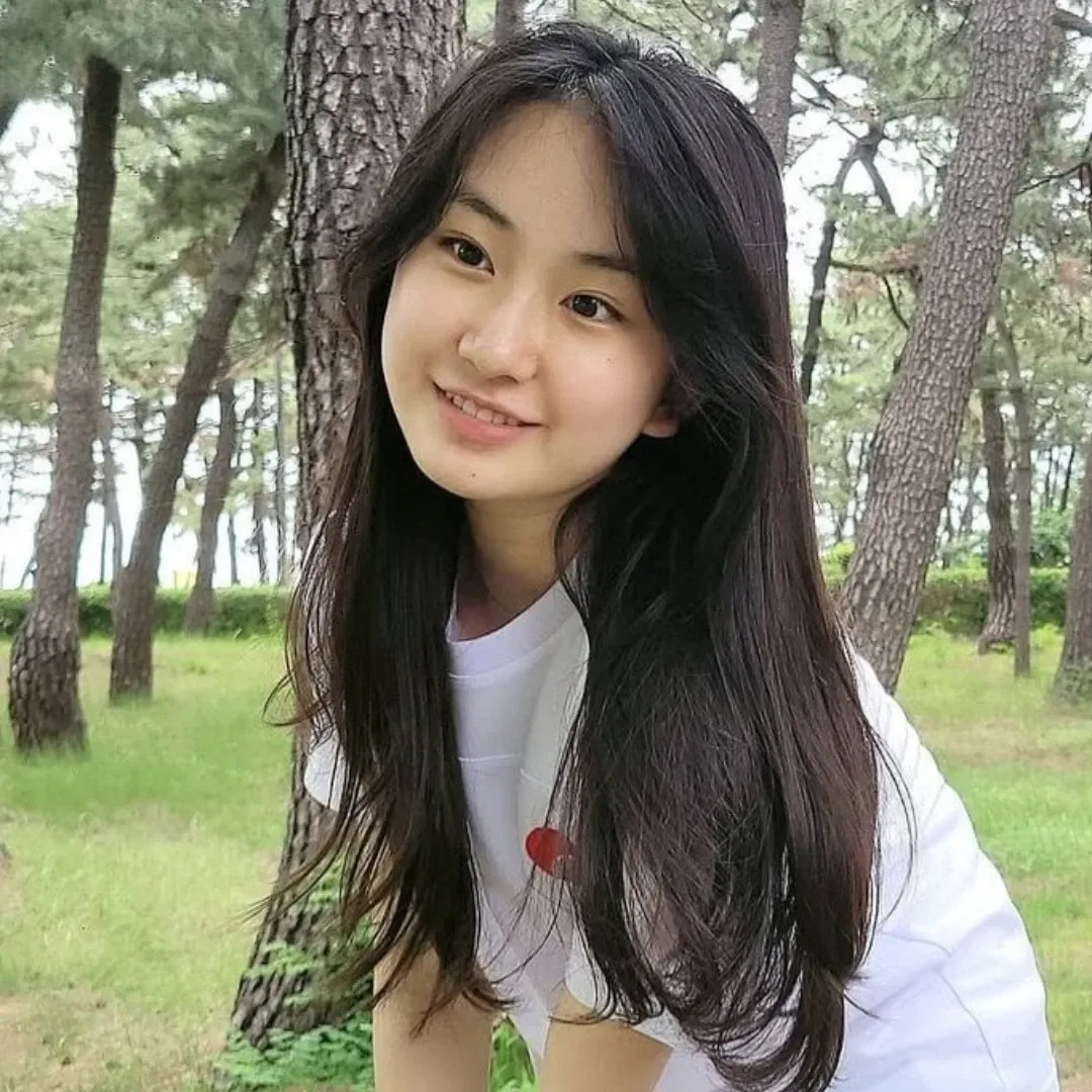 Behind-the-scenes cut of Jeon Yujin