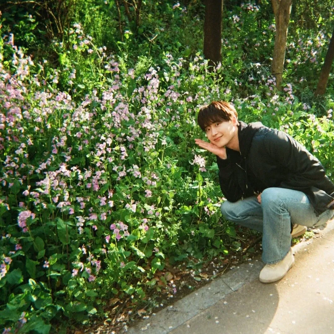 粉丝拍下的李钟硕瞬间